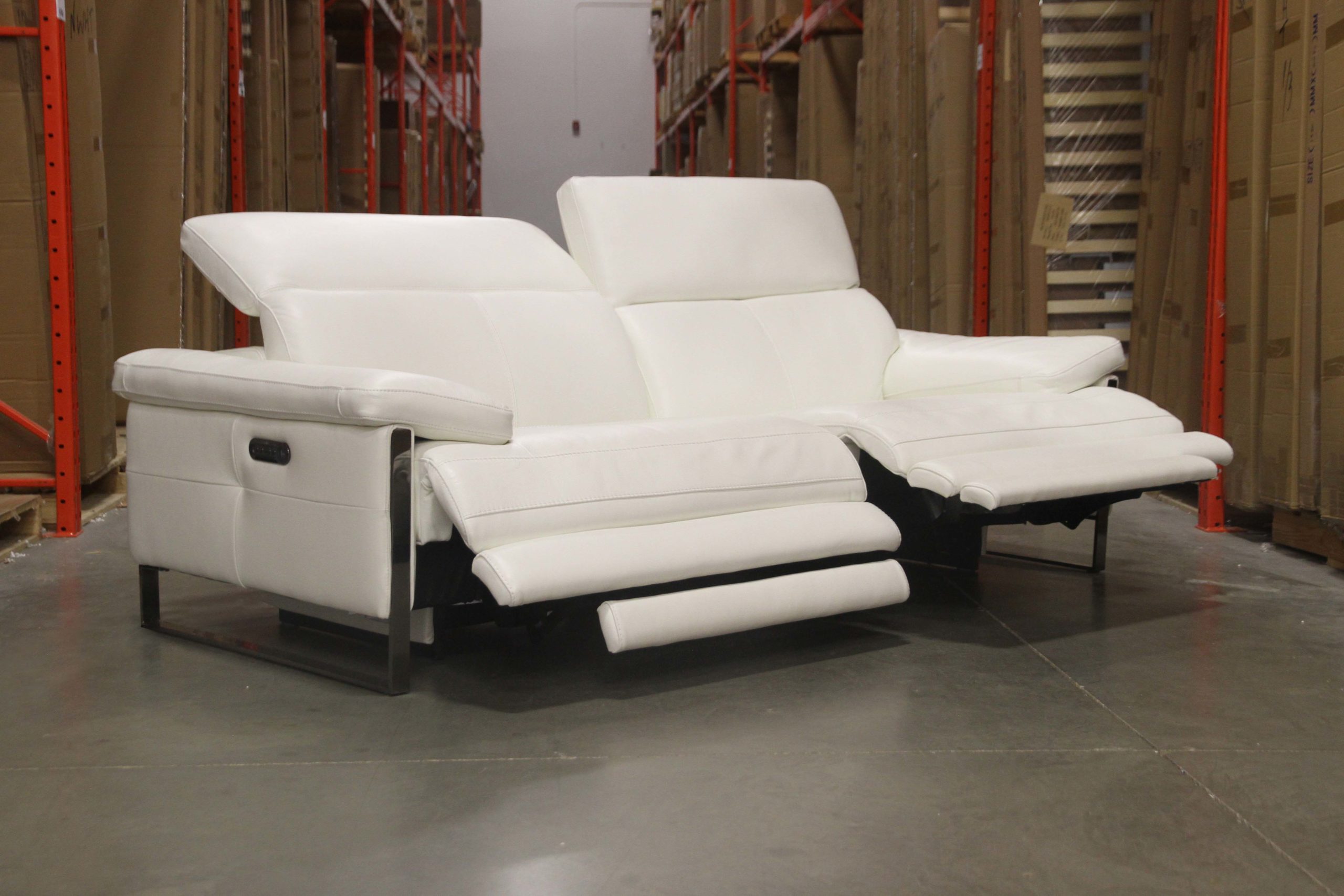 White Leather Furniture Living Room: Chic Style Ideas